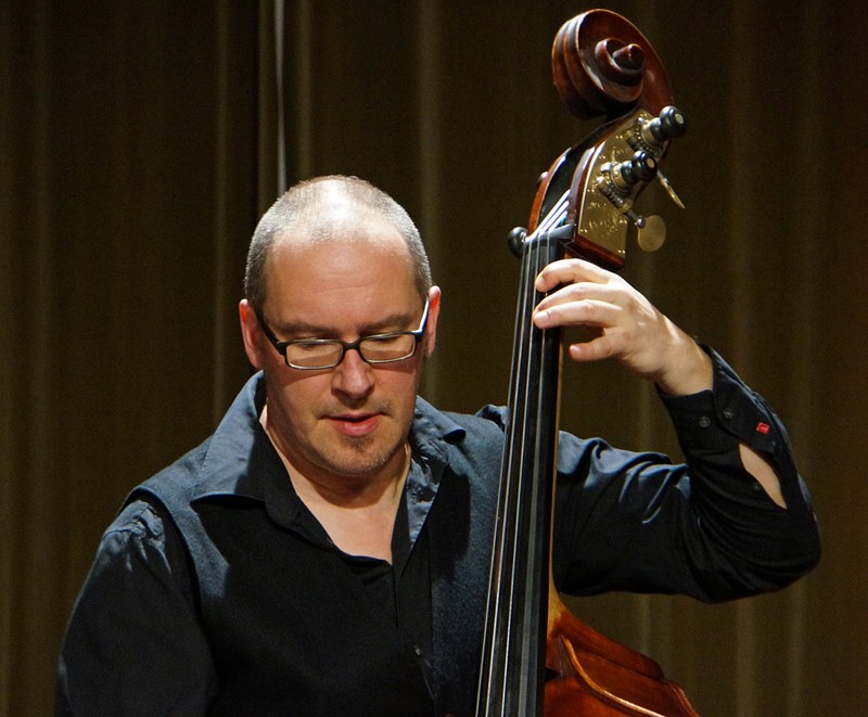 Florian King, Bassist und Bandleader von Heartbeat