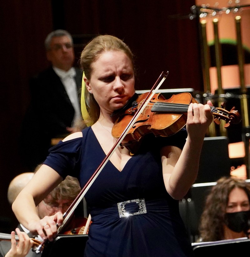 Julia Fischer formte Schostakowitschs Musik mit bewundernswerter Intensität.