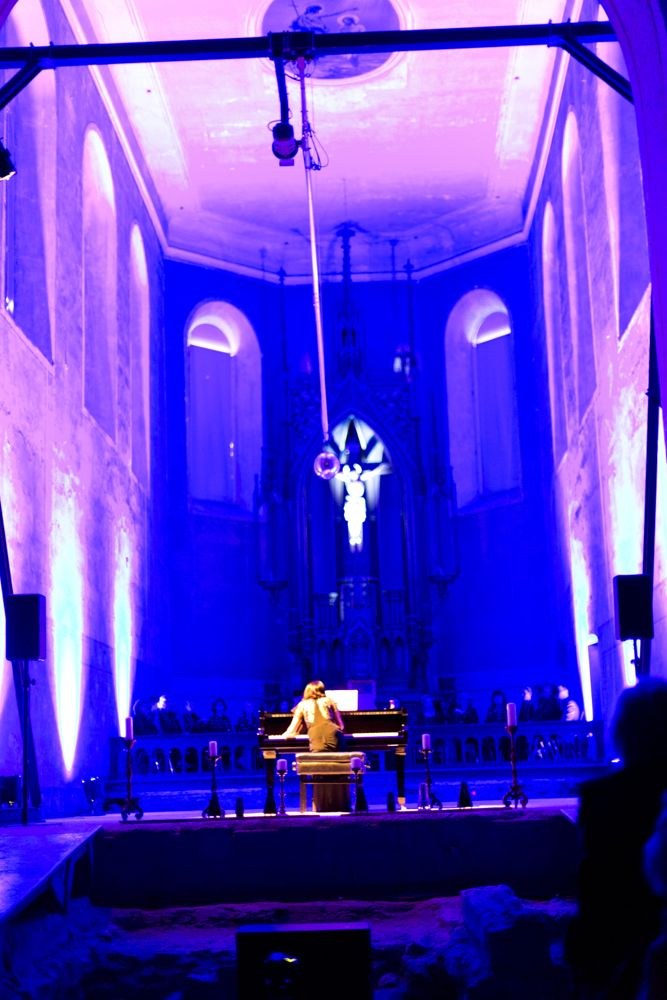 Katharina Lechner, Viviane Hirschi und Badamsuren Gangaabazar haben den Konzertdramaturgiewettbewerb HUGO 2016 gewonnen. In der Johanniterkirche präsentierten sie ihr vielschichtiges Konzertprogramm vor begeistertem Publikum.