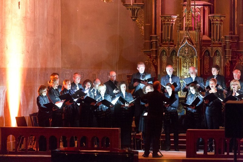 Der Kammerchor Feldkirch unter der Leitung von Benjamin Lack intensivierte mit der Darbietung der Brahmsmotette „Warum ist das Licht gegeben dem Mühseligen?“ das Konzertereignis.