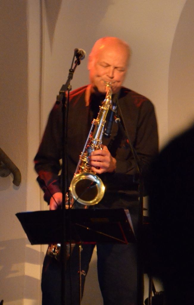 Der Flötist und Saxophonist Norbert Dehmke ist der kreative Kopf und Leiter der Band.