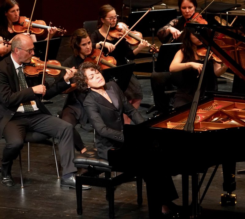 Jasminka Stancul musizierte Mozarts Klavierkonzert Nr. 20 in d-Moll mit perlendem Anschlag und viel Gespür für die Dramaturgie der Themen.