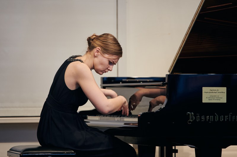 Hanna Bachmann musizierte auf Einladung der Chopin Gesellschaft im Feldkircher Pförtnerhaus und begeisterte das Publikum. (Foto: Stefan Man)