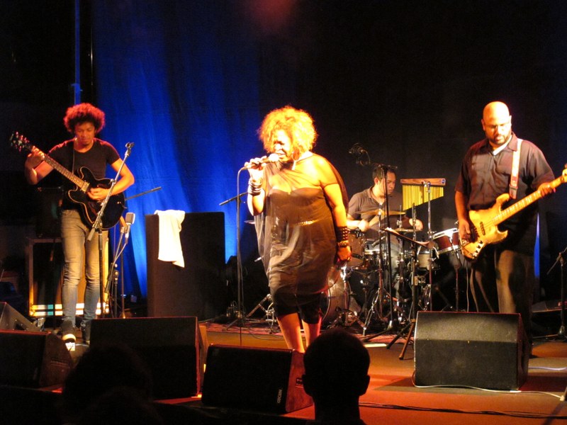 Viel Afrikanisches, mitunter auch sehr rockig serviert - "Island Jazz" ließen es durchaus auch mal ordentlich krachen