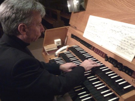 In 19 Konzerten mit 30 Stunden Spielzeit hat Bruno Oberhammer in den vergangenen vier Jahren in Höchst Bachs gesamtes Orgelwerk aufgeführt – ein gewaltiges Pensum!