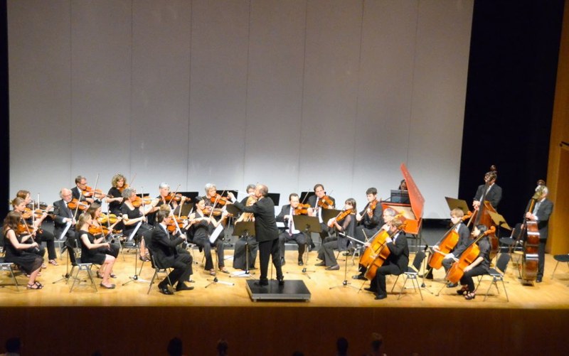 Der Orchesterverein Götzis präsentierte unter der Leitung von Benjamin Lack im voll besetzten Saal der Kulturbühne AmBach ein ausgesuchtes Konzertprogramm mit Werken von Gossec, Mozart und Schnittke.