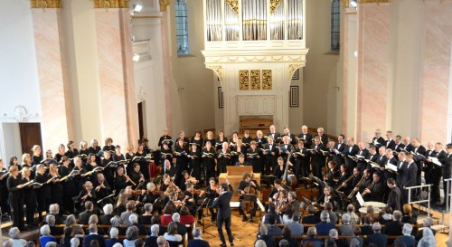 Die Aufführung der h-Moll Messe von Johann Sebastian Bach in der Kapelle des Landeskonservatoriums mit der „Chorakademie Vorarlberg“ und dem "Concerto Stella Matutina" unter der Leitung von Markus Landerer war ein Großereignis innerhalb der regen Chorlandschaft Vorarlbergs.