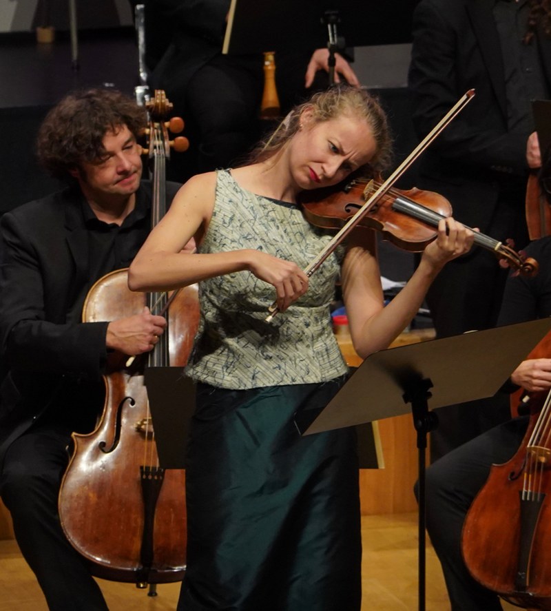 Cecilia Bernardini spielte virtuos und in inniger Verbundenheit mit ihrem Instrument.
