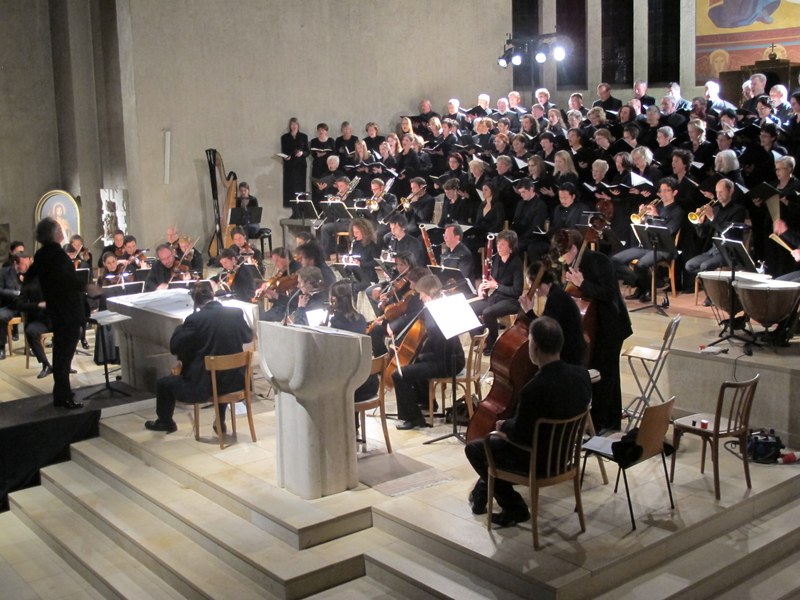 130 Mitwirkende aus unserer Region versammelte Manfred Honeck zu einer seiner bereits legendären Aufführungen des Mozart-Requiems in der Erlöserkirche Lustenau