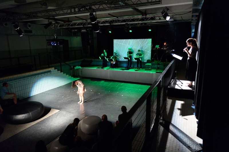 Der Konzertdramaturgiewettbewerb "HUGO" lädt Studierende ein, eine innovative Konzertidee zu realisieren. Zum Wettbewerb treten dieses Mal vier Gruppen aus Basel, Nürnberg und Salzburg an. Das Siegerteam bespielt im Juni die Räumlichkeiten in der Feldkircher Villa Claudia. (Foto: Dietmar Mathis)