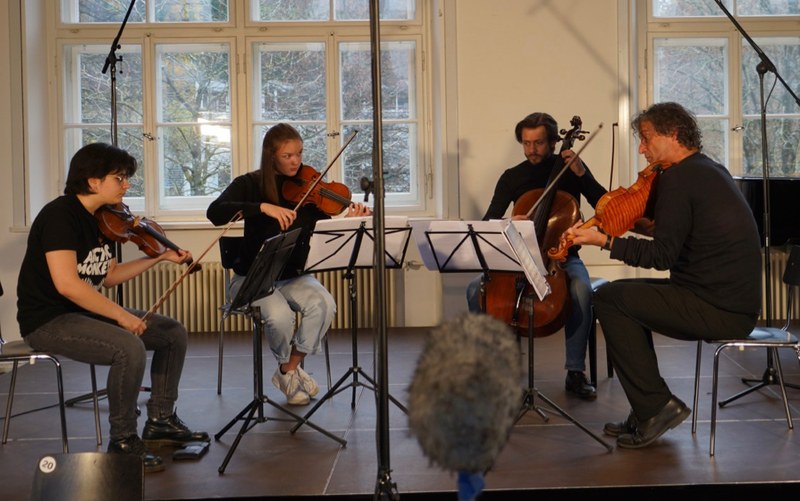 Fabiola Tedesco und Esther Frey (Violine), Klaus Christa (Viola) und Mathias Johansen (Violoncello) boten im Rahmen der Vorstellung des Pforte-Jahresabonnements 2021 kurze Einblicke in Kompositionen von Vilma von Webenau und Maria Bach.