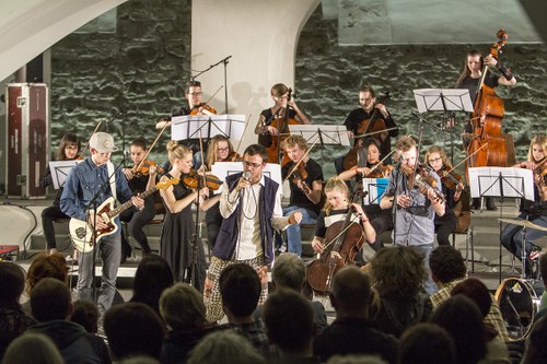 Gemeinsames Konzert einer dänischen Band und eines Ostschweizer Jungorchesters