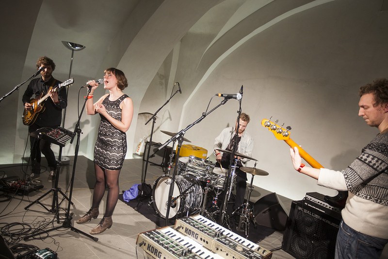 Live Foyn Friis (NO/DK) im traditionellen Hofkeller