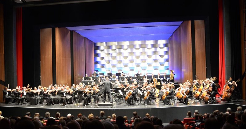 In großer Besetzung spielte das BBC Philharmonic aus Manchester zum Saisonabschluss der Bregenzer Meisterkonzerte