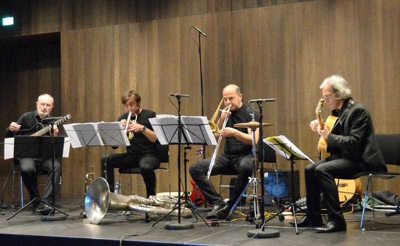 Das "Clarkwell Quartett" mit Hansjörg Helbock, Patrick Haumer, dem Komponisten Thomas Heel und Rupert Tiefenthaler (v.l.n.r.) präsentierten unkonventionelle Quartette mit einem Bezug ins vergangene Jahrhundert.
