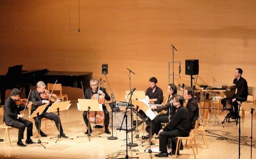 Das Diotima Quartett aus Paris und das "Österreichische Ensemble für Neue Musik" wirkten in Schwarzenberg zusammen. Mit viel Feingefühl interpretierten sie Kompositionen von Alexander Moosbrugger. (Foto: Hannes Rehm)