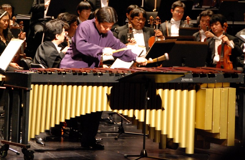 Li Biao an der Marimba