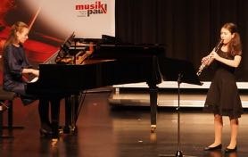 ... Lena Pfitscher (Klarinette), begleitet von Mayya Melnichenko, ...