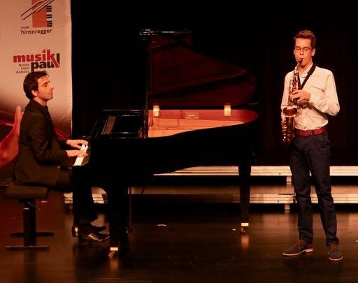 ... und zum Abschluss spielte Daniel Girtler am Saxofon, begleitet von Yunus Kaya.