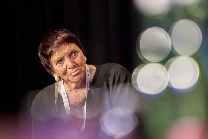 Die große Sängerin und heute gefragte Regisseurin Brigitte Fassbaender (83) hat nach dem „Barbier von Sevilla“ 2018 bei den Bregenzer Festspielen mit Rossinis „Italienerin in Algier“ im Opernstudio ein weiteres Meisterwerk einer spannenden, turbulenten Inszenierung abgeliefert.