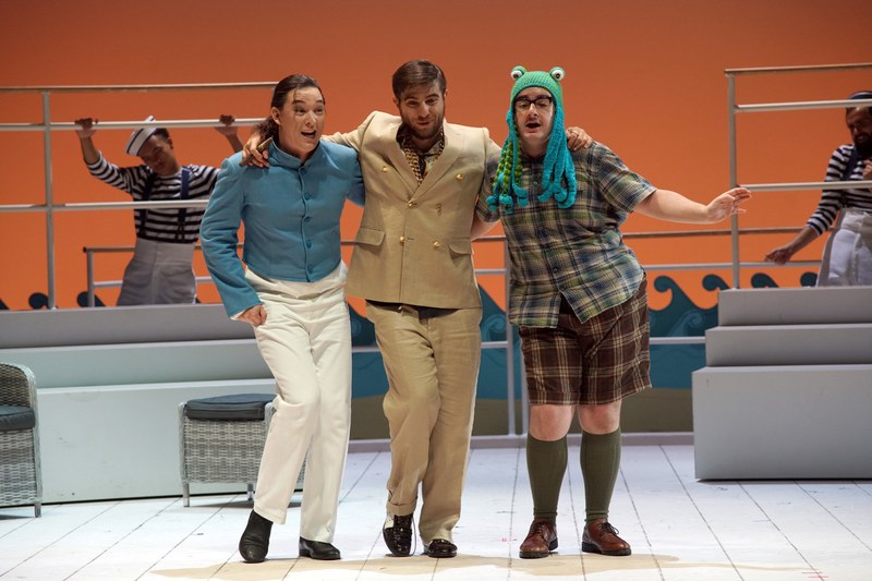 Am Ende machen alle gute Miene zum vertrackten Spiel, v.l.n.r. Lindoro, Mustafa und Taddeo ( alle Fotos: © Bregenzer Festspiele / Karl Forster)