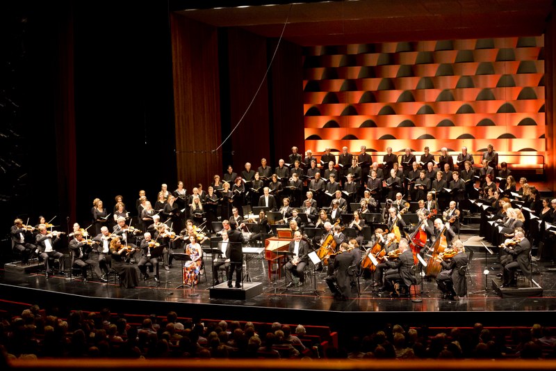 Das 75-jährige Jubiläum der Bregenzer Festspiele wurde mit einer inspirierten Interpretation von Haydns "Schöpfung" im Rahmen des ersten Orchesterkonzertes gebührend gefeiert. (Foto: Dietmar Mathis)