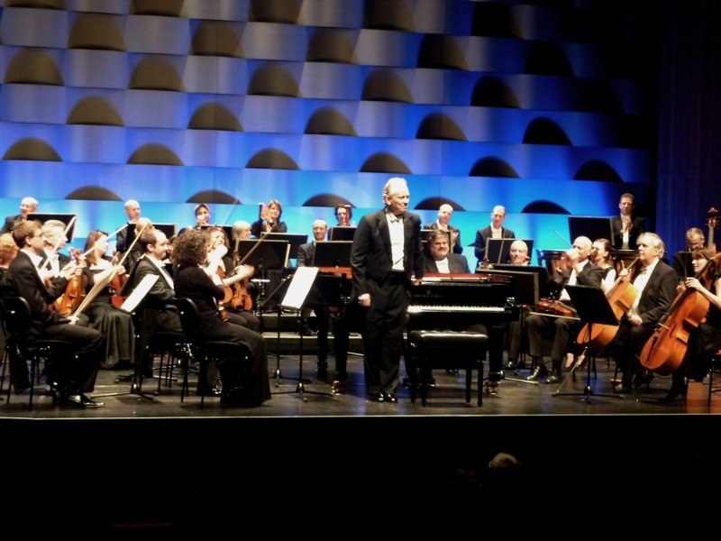 Das Konzert von Howard Shelley und dem English Chamber Orchestra wurde mit großer Begeisterung aufgenommen