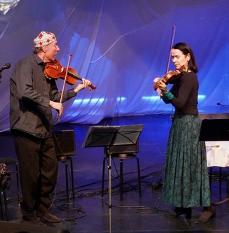 Angelika Hagen und Andreas Schreiber im musikalischen Dialog miteinander.