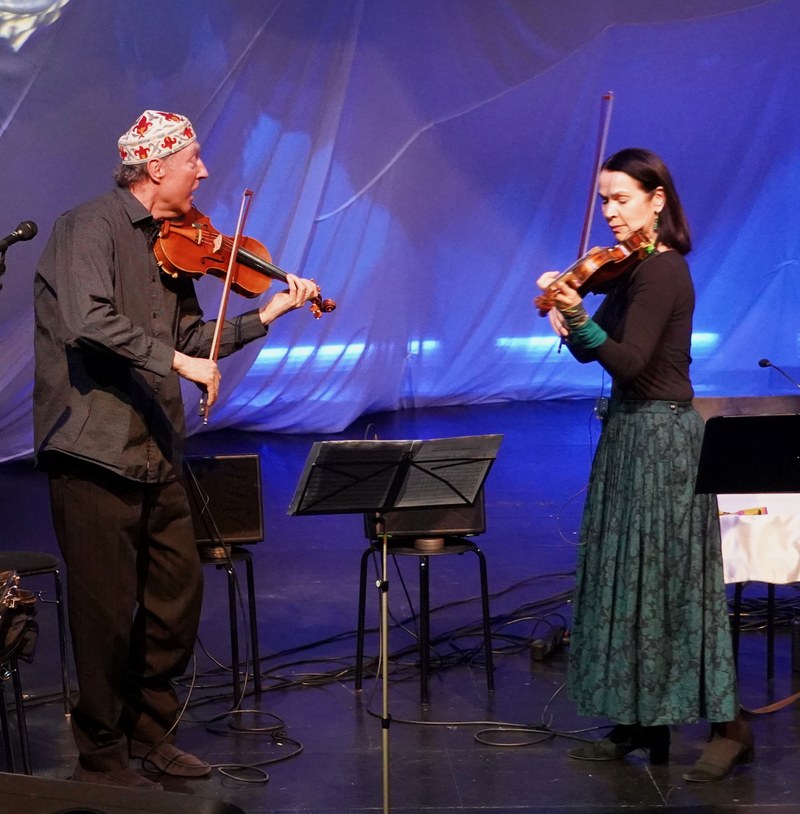 Angelika Hagen und Andreas Schreiber im musikalischen Dialog miteinander.