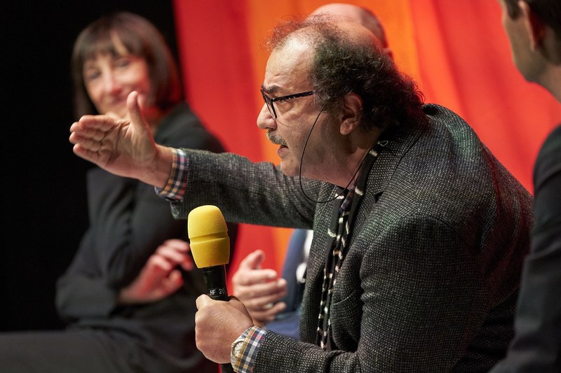 Schon seit längerem in Bregenz hoch geschätzt ist der Regisseur Olivier Tambosi, der sich bereits jetzt wortreich um Kaiser Nero in Arrigo Boitos Oper Sorgen macht (alle Fotos: Bregenzer Festspiele/Anja Köhler).