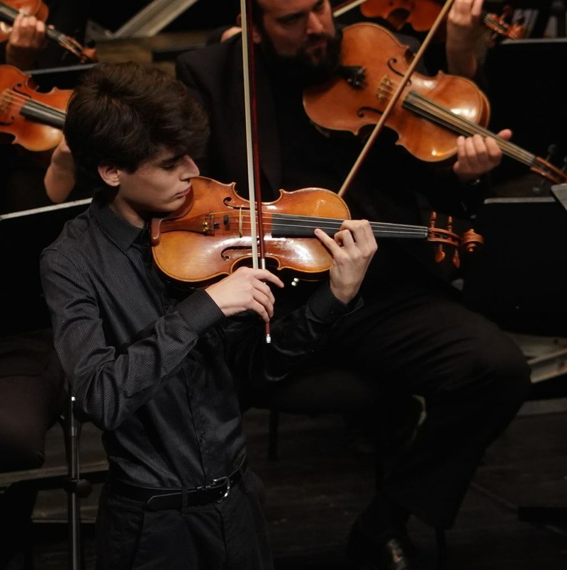 Julian Kainrath spielte mit den Zigeunerweisen von Sarasate auf.