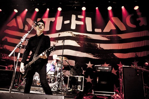 Anti-Flag mit politischem Punkrock