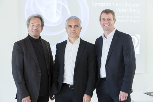 Das Leading Team des Orchesters,  v.l.n.r. Chefdirigent Gérard Korsten, Präsident Manfred Schnetzer, Geschäftsführer Thomas Heißbauer (Foto SOV/Lisa Mathis).
