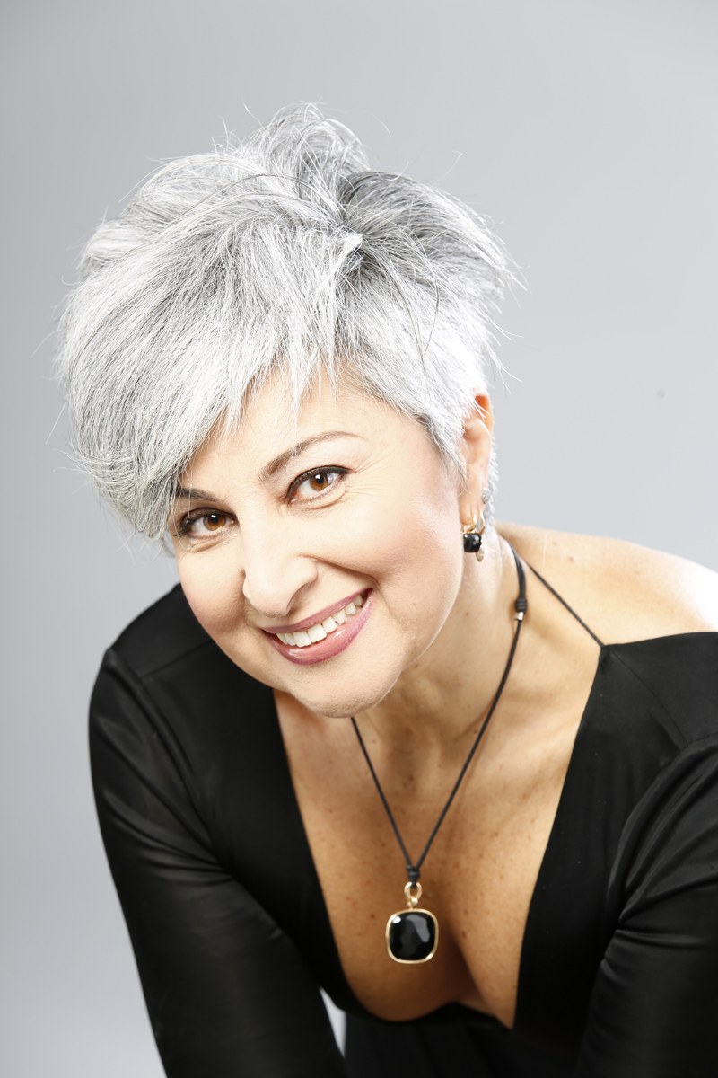 Die Weltklasse-Sopranistin Eva Mei, Gattin von Chefdirigent Gérard Korsten, konnte als Solistin für das Konzert zu Ostern 2016 gewonnen werden.