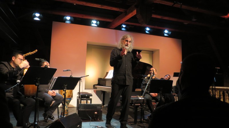 Hodian erklärte die Entstehung der "Songs of Exile"