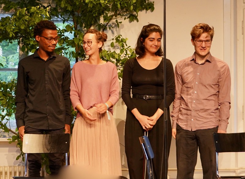 Zuko Samela, Raphaela Fröwis, Baran Mohammadbeigi und Darius Grimmel haben sich intensiv mit Schuberts Deutschen Tänzen auseinandergesetzt und kompositorisch darauf reagiert..