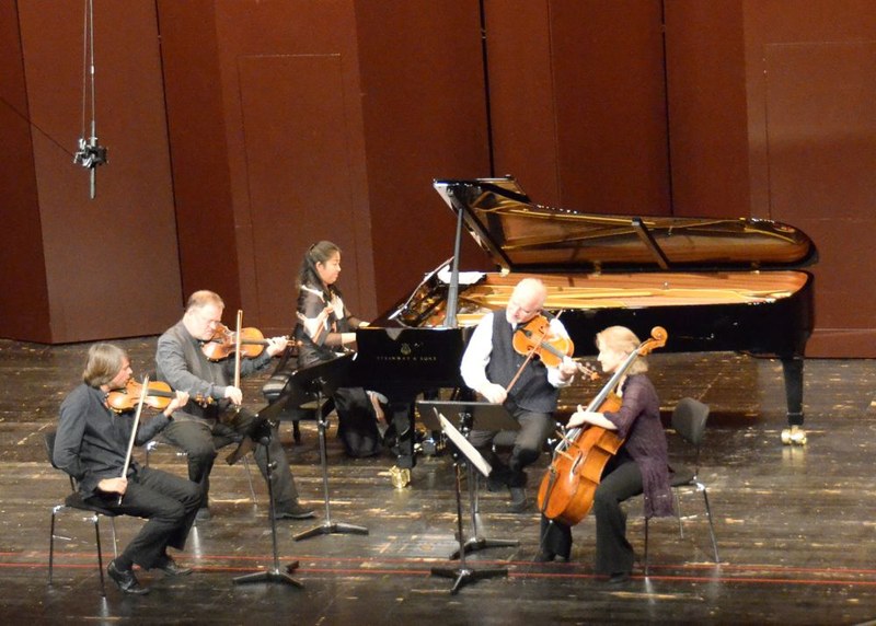 Das "Brodsky Quartet" und die Pianistin Yu Kosuge brachten ein abwechslungsreiches Konzert in das Dornbirner Kulturhaus und spielten die Uraufführung des "Übermalten Streichquartetts" des Dornbirner Komponisten Thomas Thurnher.