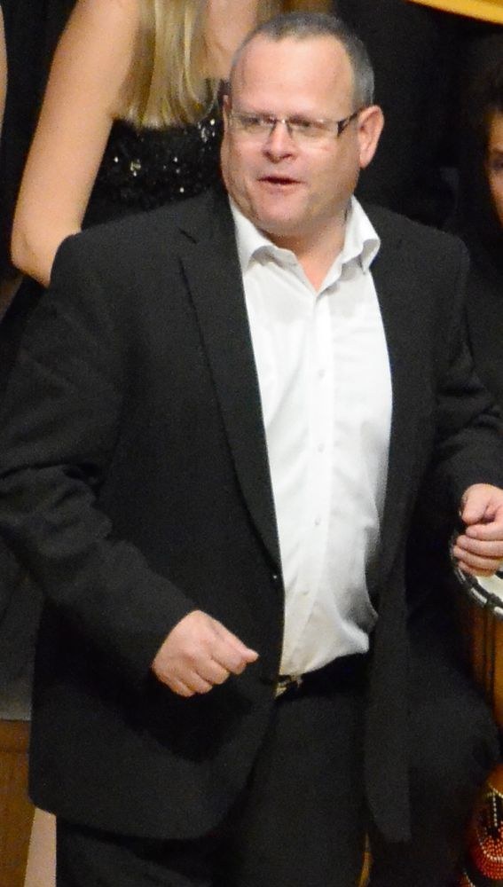 Oskar Egle ist ein charismatischer Chorleiter - professionell, exakt und humorvoll