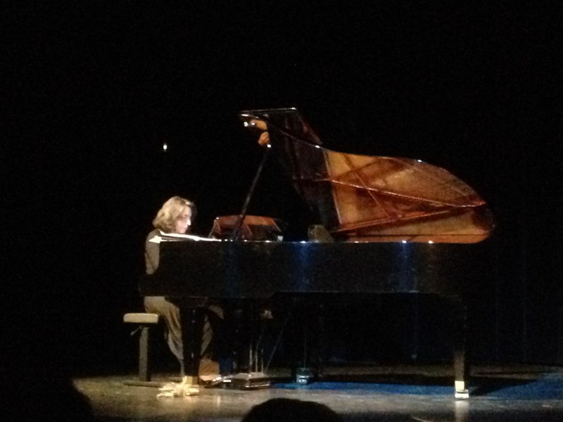 Die Pianistin Lorenda Ramou präsentierte im TAK zeitgenössische griechische Komponisten