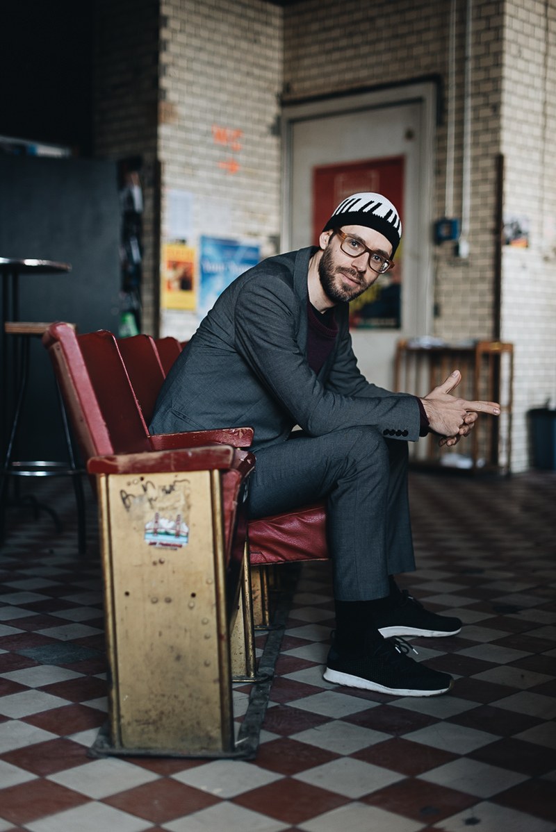 Am 8. April präsentiert David Helbock im Live-Stream am Solo-Piano seine exzellenten Bearbeitungen der Filmmusik-Klassier von John Williams (© Joanna Wizmur)