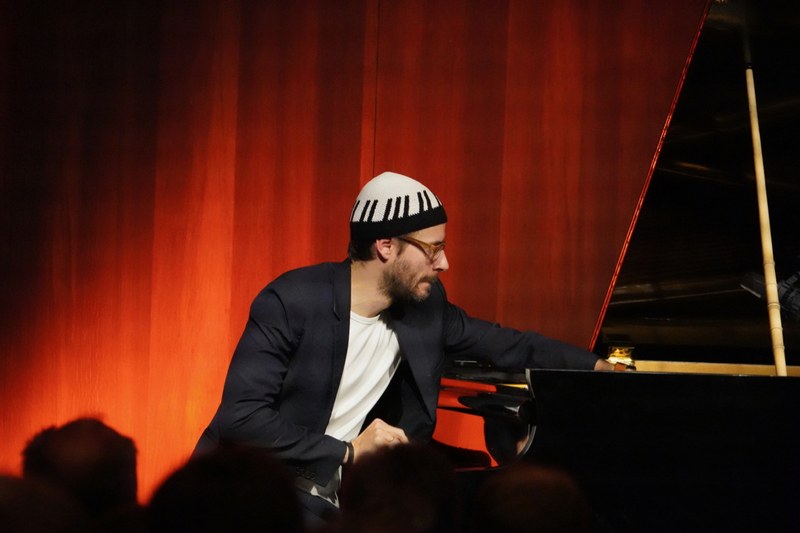 David Helbock stellte im vorarlberg museum Kompositionen vor, die er auf seiner neuesten CD "David Helbock playing John Williams" eingespielt hat.