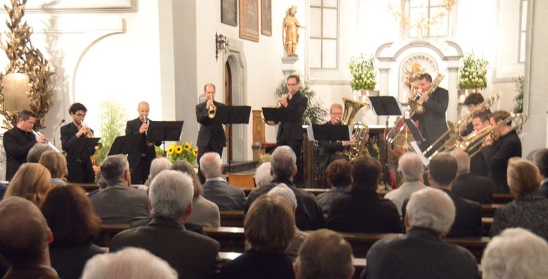 Das Ensemble "Blechcircus" unter der Leitung von Bernhard Bär und mit Johannes Hämmerle an der Orgel tauchten in der Basilika Rankweil in den Klang ein und spielten ein abwechslungsreiches Programm.