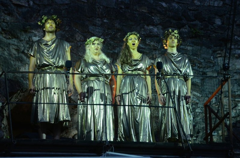 Das Vokalquartett der Götter bildet ein starkes Fundament. (v.l.n.r. Johannes Schwendinger, Veronika Dünser, Lea Müller und Tobias Völklein)