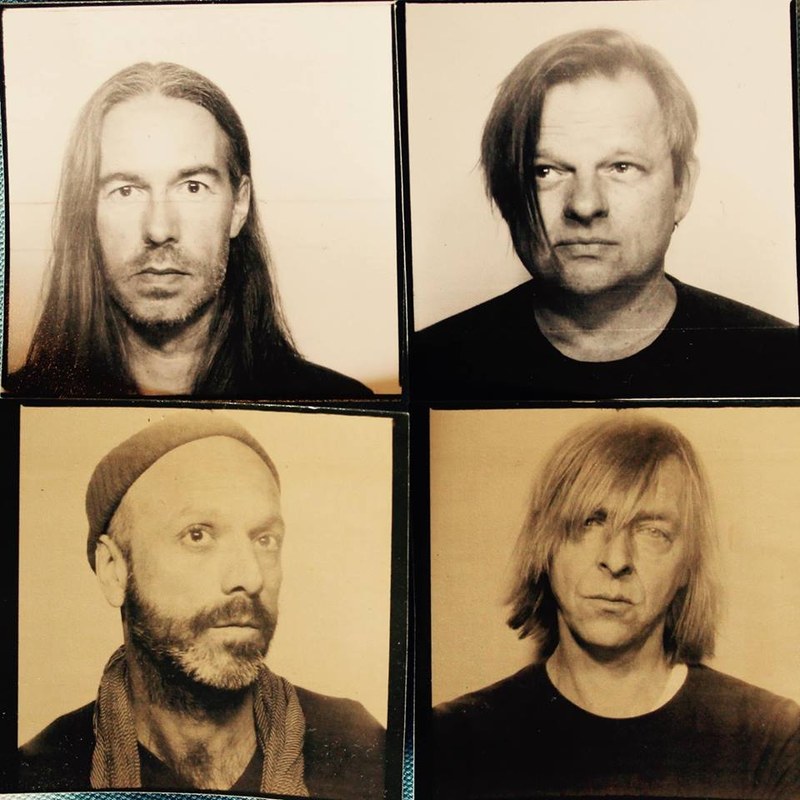 Die Bandmitglieder von links oben im Uhrzeigersinn: Christian Neander, Leo Schmidthals, Stephan Eggert und Jan Plewka.