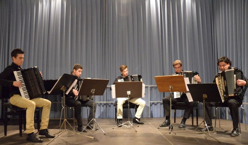 Die Akkordeonisten Damian Keller, Raphael Brunenr, Bernhard Oss, Drazen Gvozdenovic und Goran Kovacevic boten hervorragende Unterhaltung.