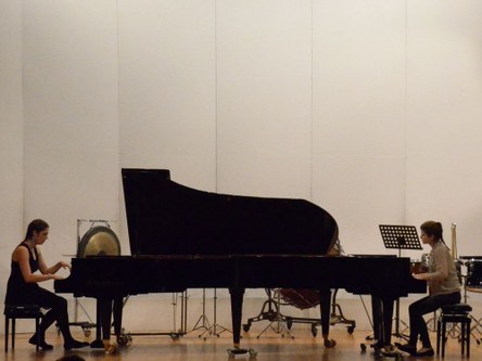 Bei der "Langen Nacht der Tasten" stand das Klavier im Mittelpunkt, gespielt zu zwei, zu vier und sogar zu acht Händen. Raphaela Pfanner und Isolde Rösner präsentierten ein Werk für zwei Klaviere von David Helbock.