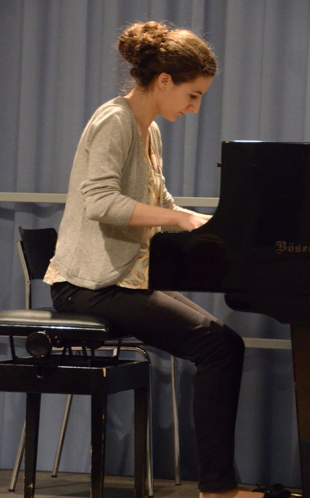 Cäcilia Weber stellte das Werk "Nelchen" von Wolfgang W. Lindner vor und ließ mit der Sonate von Samuel Bamberg aufhorchen.
