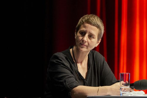 Die Regisseurin Elisabeth Stöppler hat Goldonis Opéra buffa zum amüsanten „Impresario Dotcom“ aktualisiert (Fotos 1 – 6: Bregenzer Festspiele, Anja Köhler)