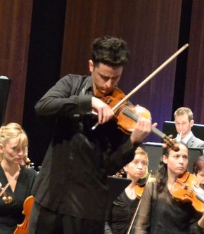 Eugene Ugorski spielte das Violinkonzert von Samuel Barber mit poetischer Aussagekraft.