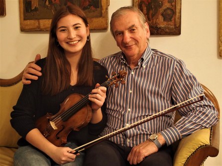 Vater, Manager und Berater: Vater Irakli mit Tochter Elisso, die er zehn Jahre lang wöchentlich zu ihrem Lehrer nach Karlsruhe gefahren hat.